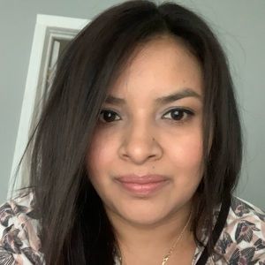 Meet your Posher, Isela